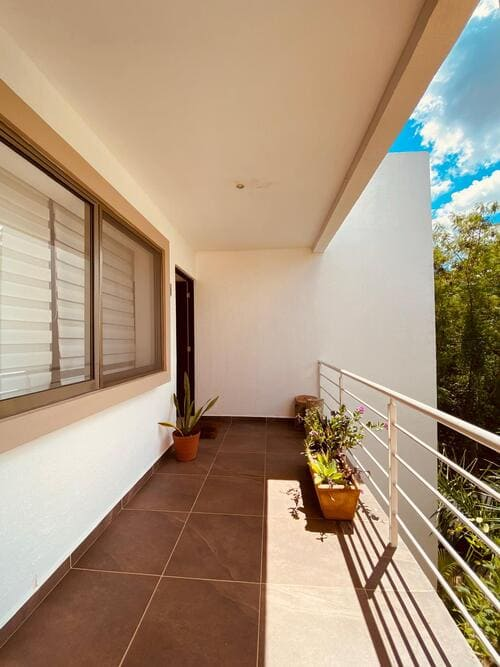 Pasillo Entrada Iluminado